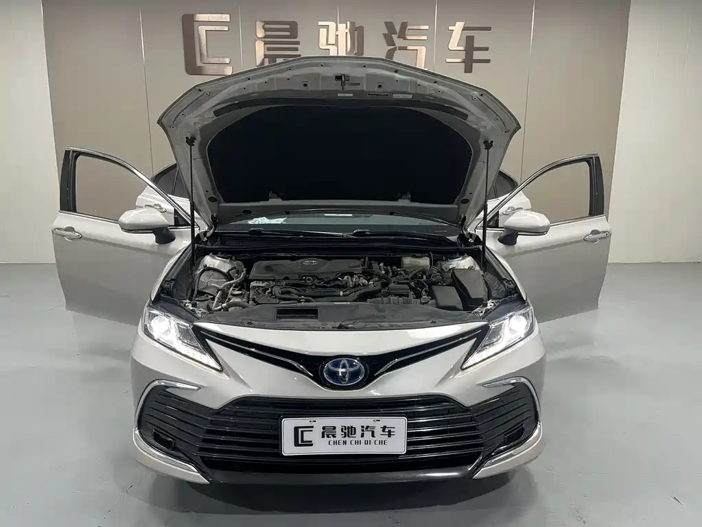 Toyota Camry — миниатюра 19