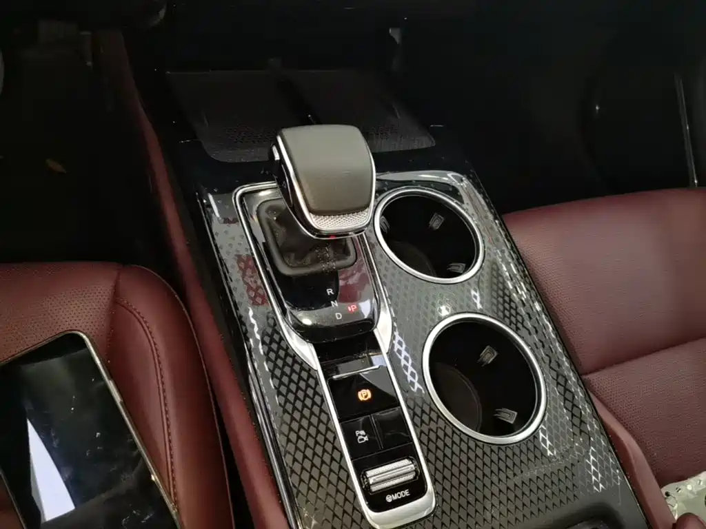 Hongqi Hongqi HS3 PHEV — миниатюра 14