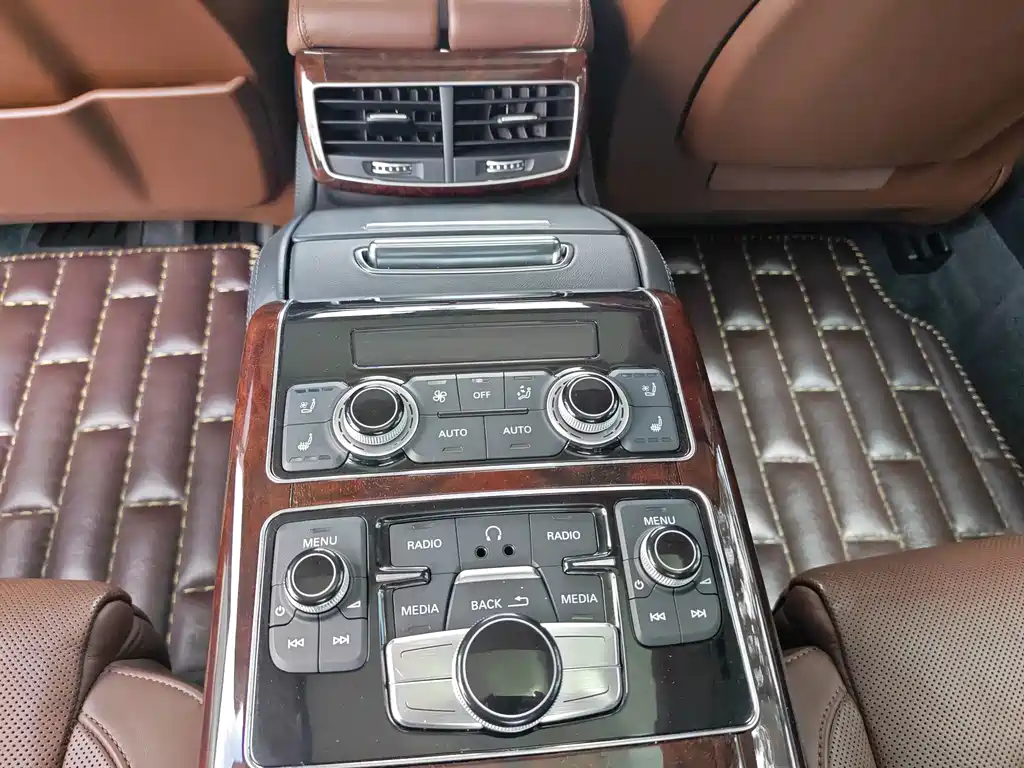 Audi A8 — миниатюра 14