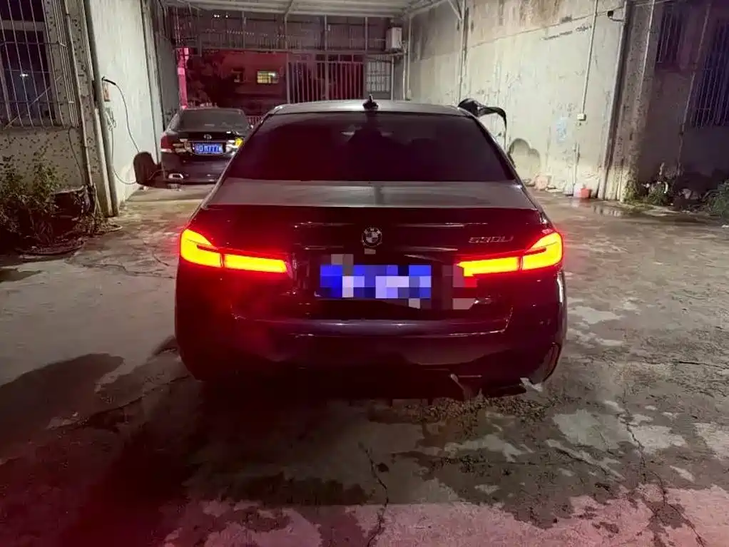 BMW 5 Series — миниатюра 6