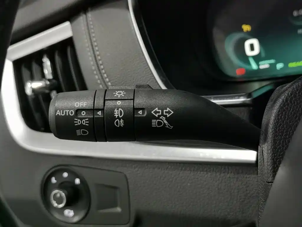 Roewe RX5 New Energy — миниатюра 21