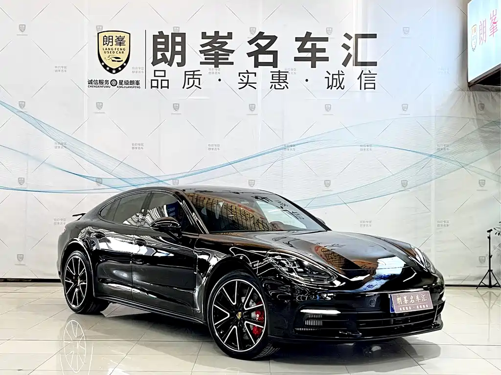 PORSCHE PANAMERA