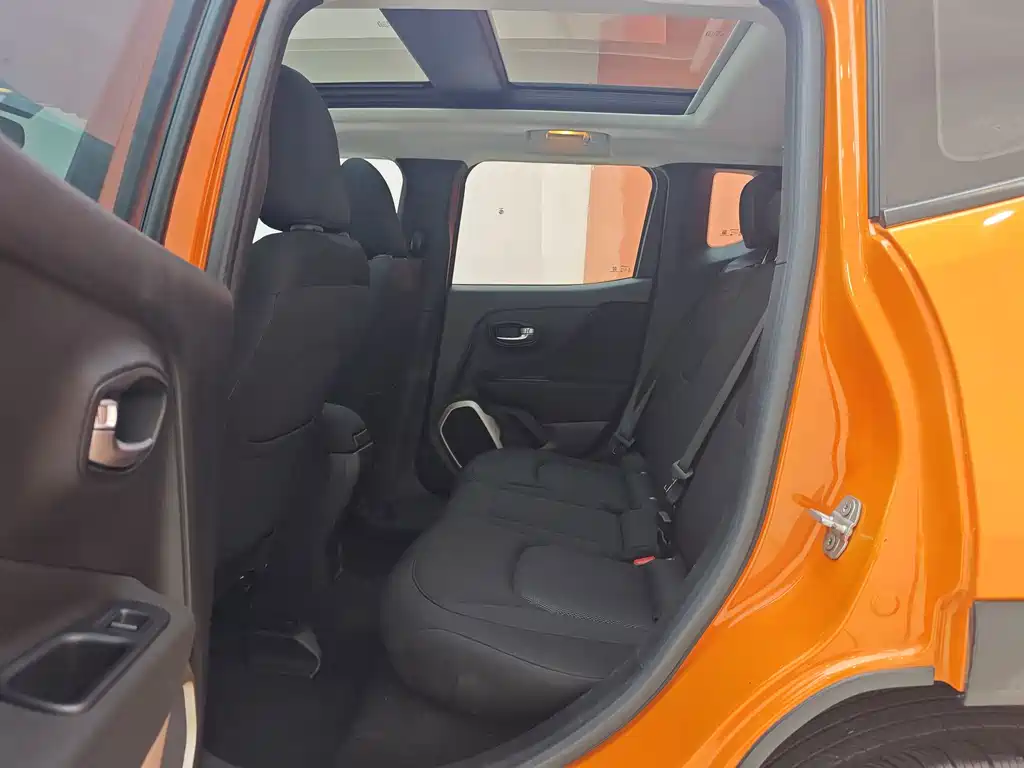 Jeep Renegade — миниатюра 10