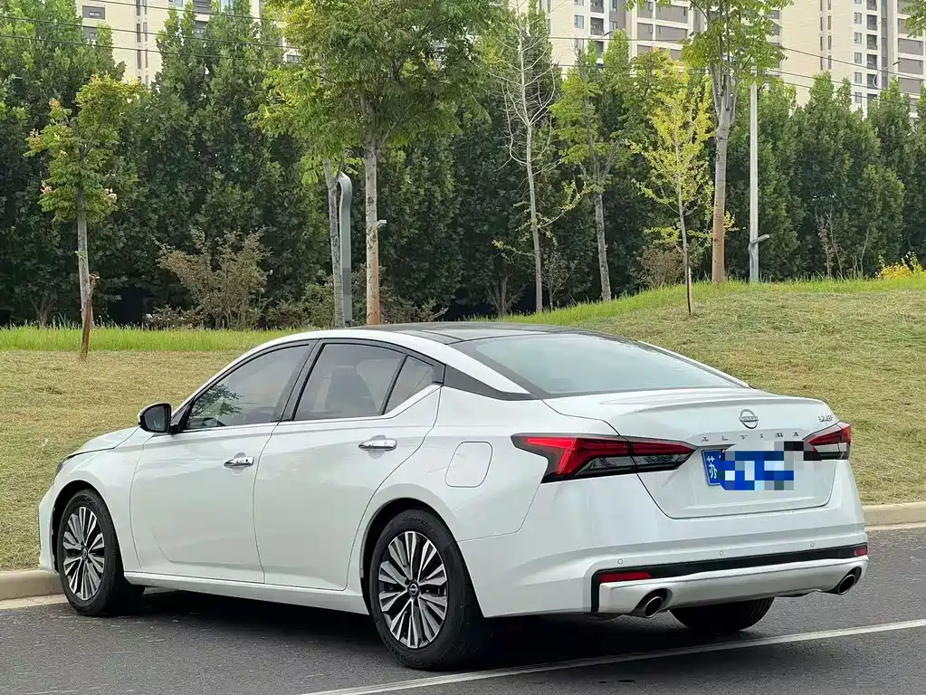 Nissan Teana — миниатюра 12