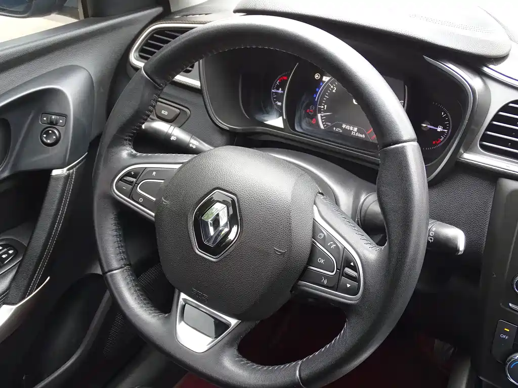 Renault Kadjar — миниатюра 25