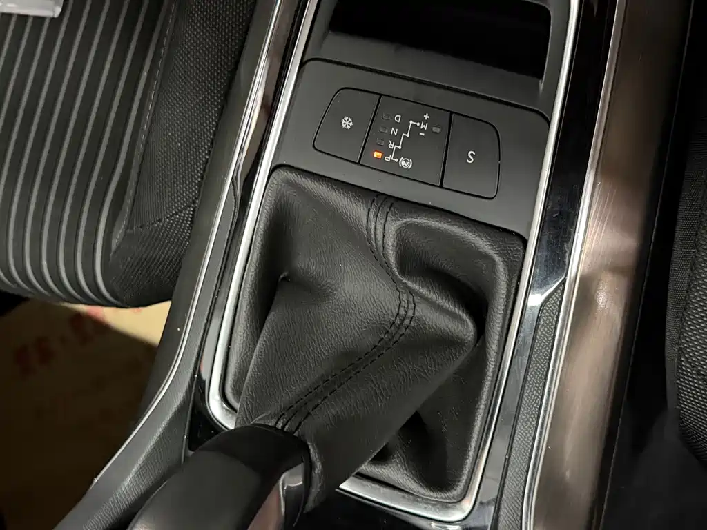 Peugeot 408 — миниатюра 8