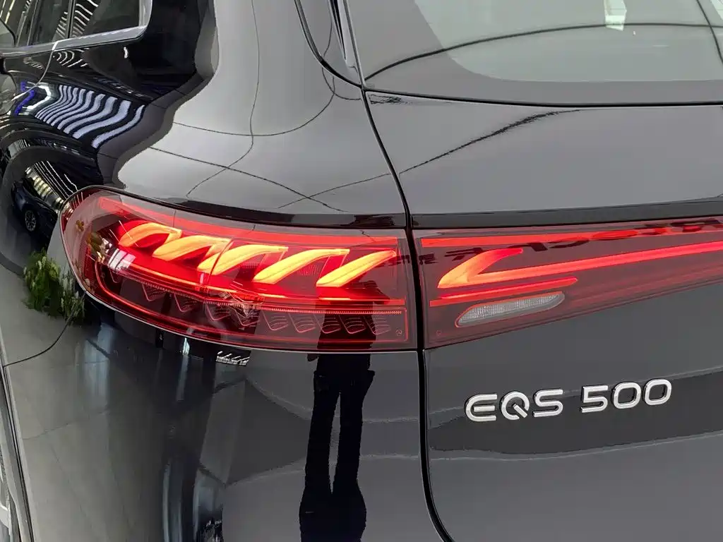 Mercedes-Benz EQS SUV — миниатюра 6