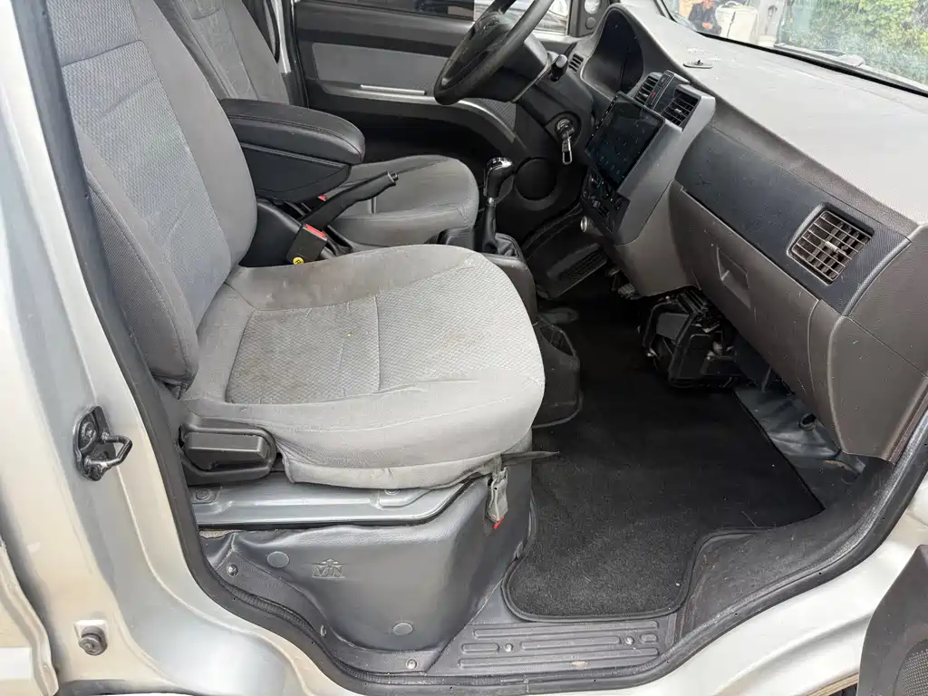 Wuling Rongguang — миниатюра 8