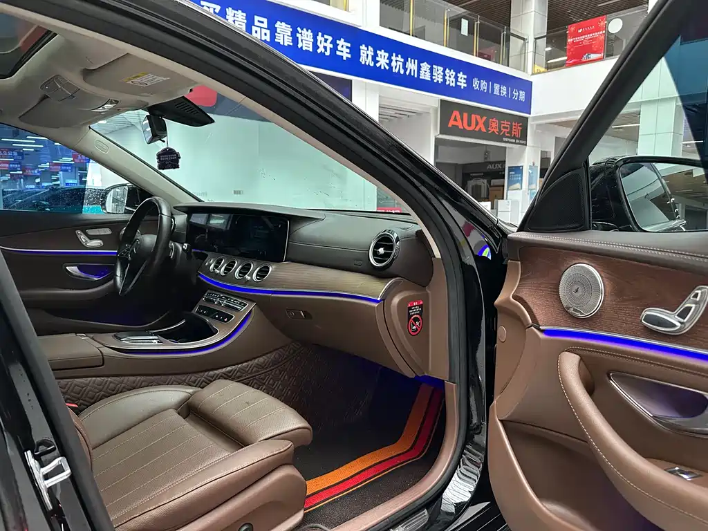 MERCEDES-BENZ E CLASS