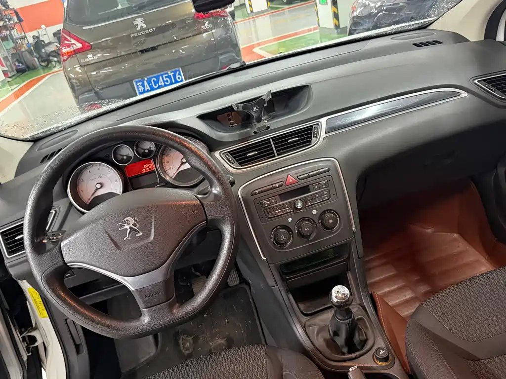 Peugeot 308 — миниатюра 8