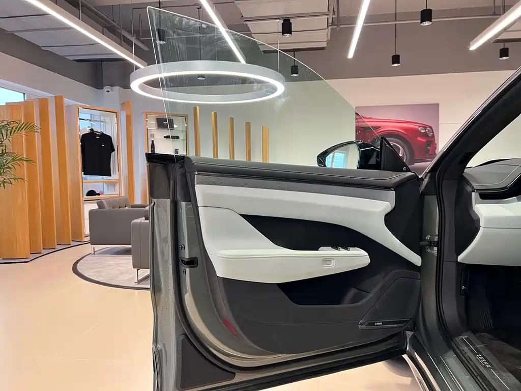 ZEEKR EXTREME KRYPTON 001