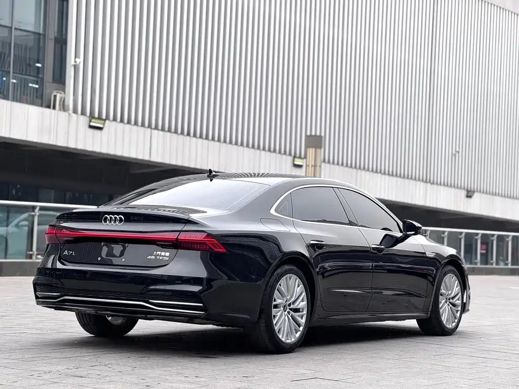 AUDI A7L