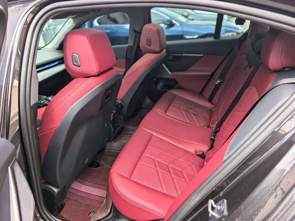 BMW 5 Series (Import) — миниатюра 11