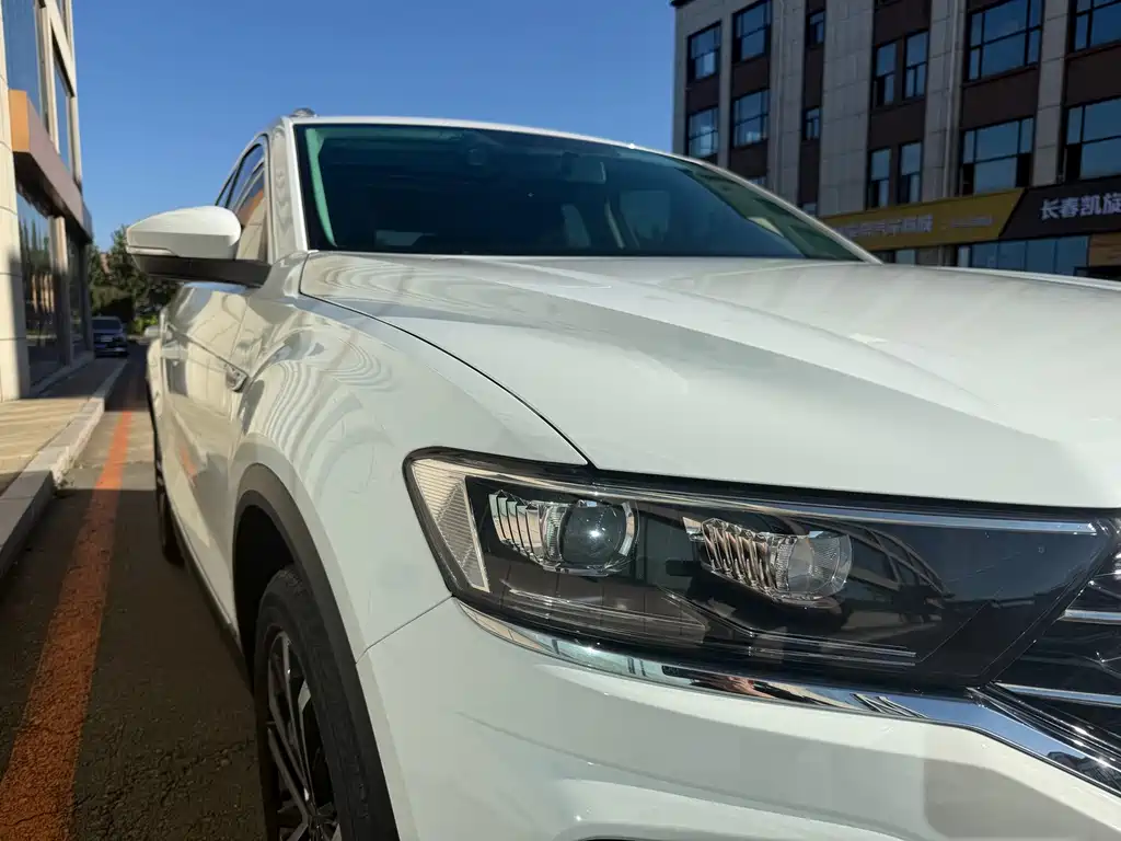 Volkswagen T-Roc — миниатюра 9