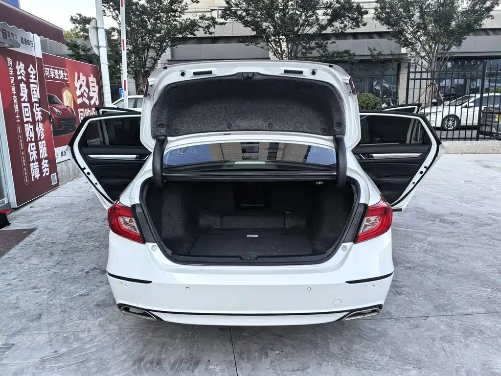 Honda Accord — миниатюра 8