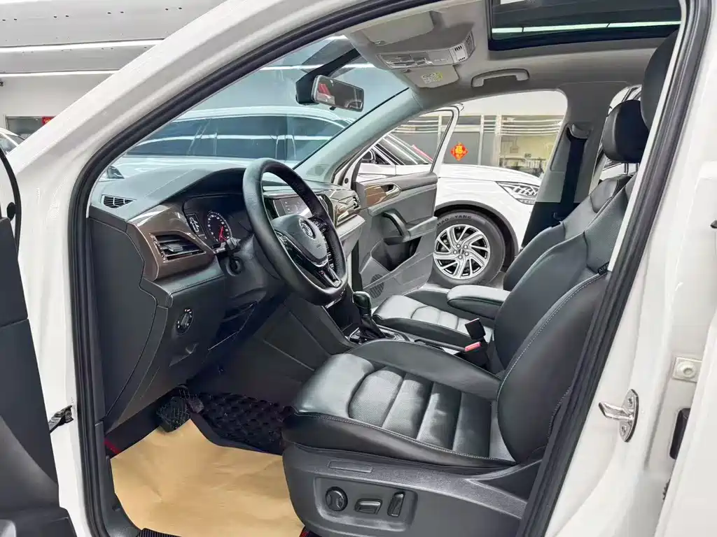 Volkswagen Tharu — миниатюра 7
