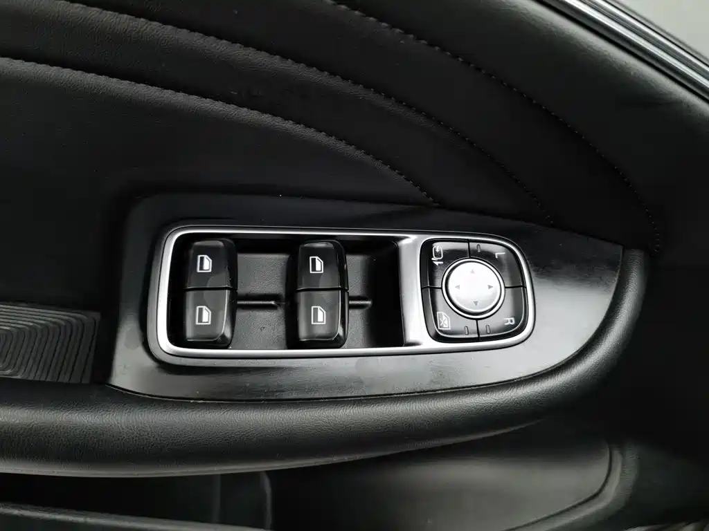 Roewe iMAX8 — миниатюра 9