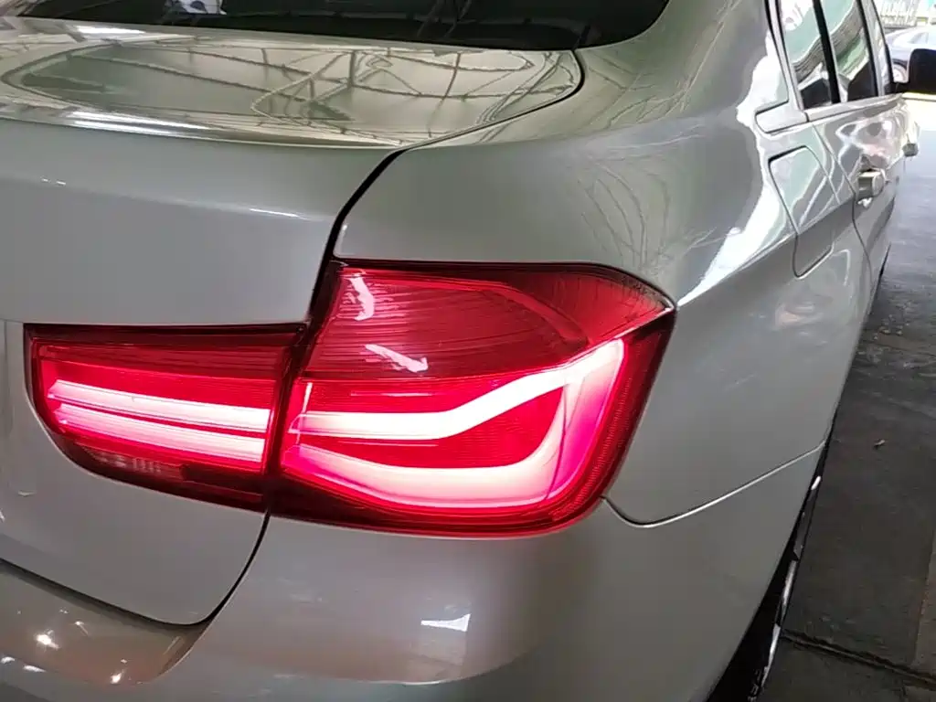 BMW 3 Series — миниатюра 8