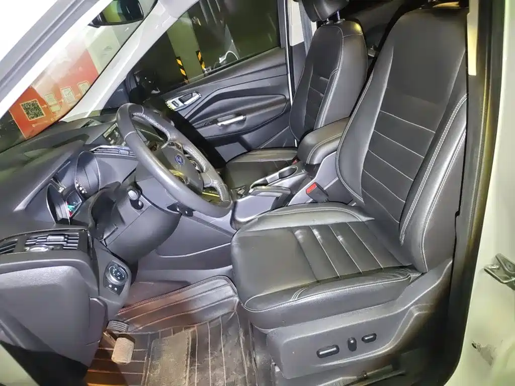 Ford Kuga — миниатюра 16