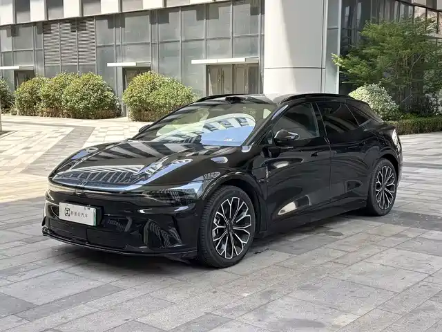 2025 Zeekr 007