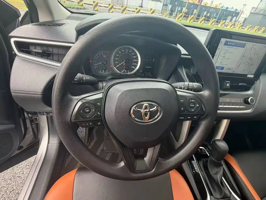 Toyota Corolla Cross — миниатюра 10