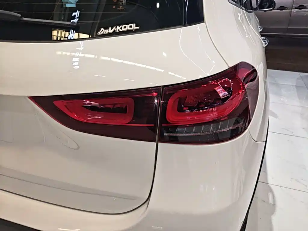 Mercedes-Benz GLA — миниатюра 8