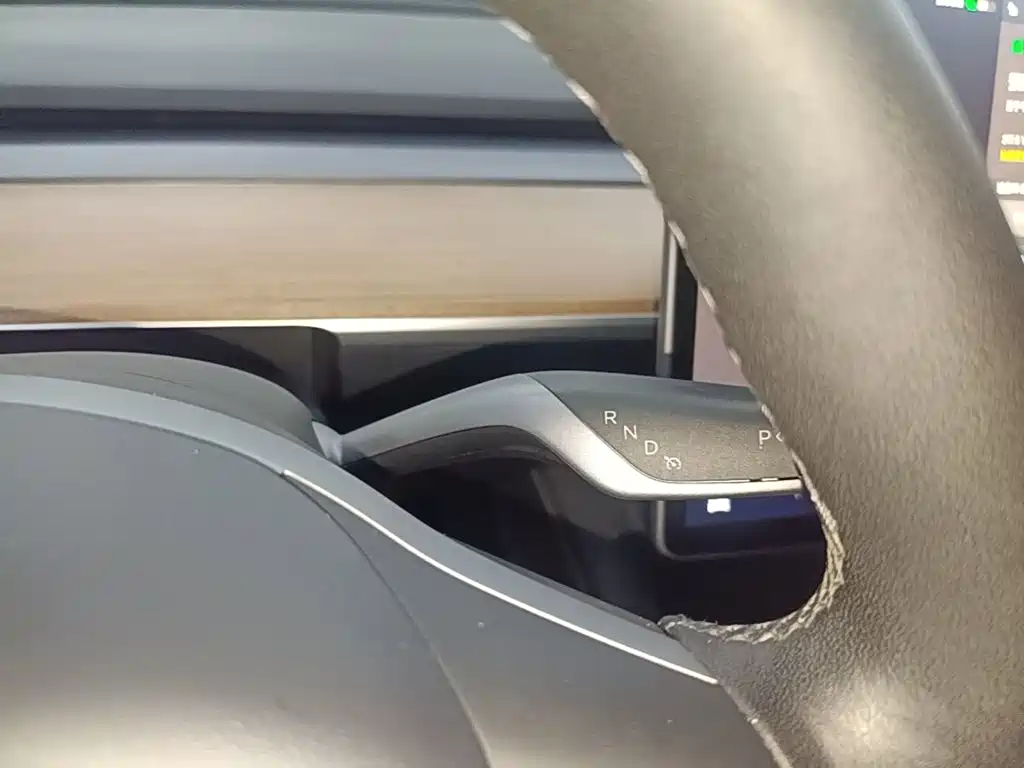 Tesla Model 3 — миниатюра 14