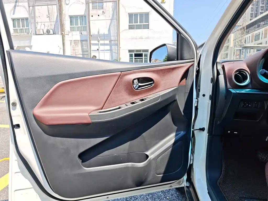 Venucia M50V — миниатюра 21