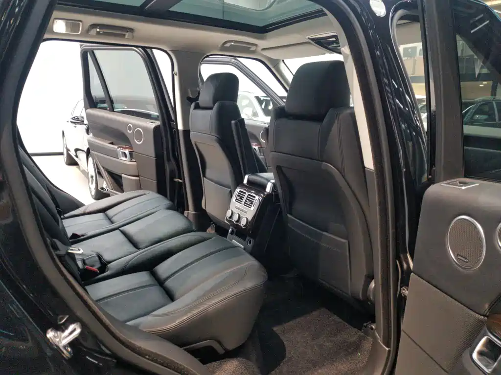 Land Rover Range Rover — миниатюра 8