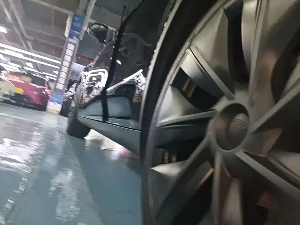 Tesla Model Y — миниатюра 22