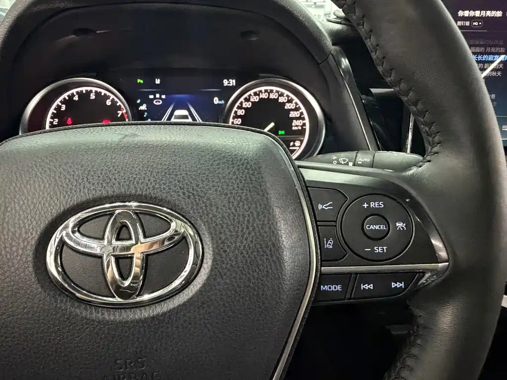 Toyota Camry — миниатюра 16