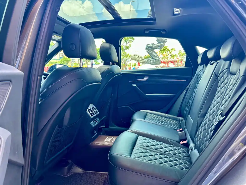 Audi Q5L Sportback — миниатюра 7
