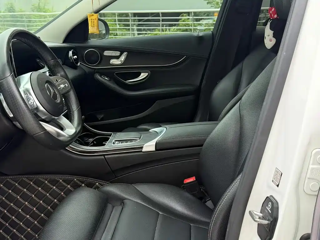 Mercedes-Benz C-Class — миниатюра 6