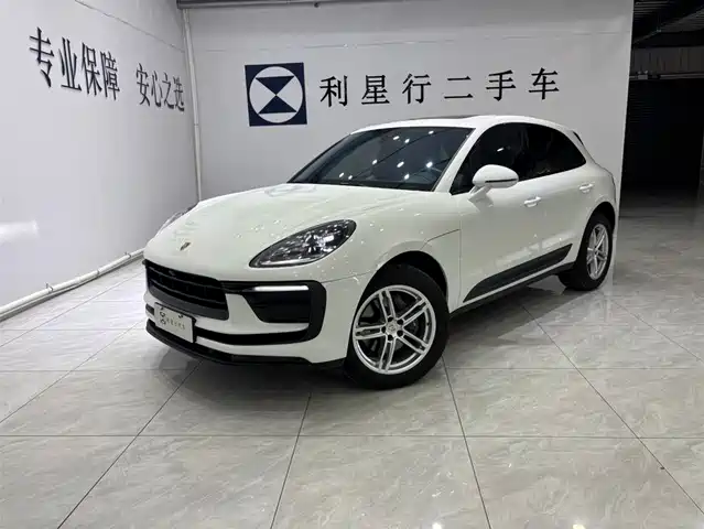 PORSCHE MACAN 2024