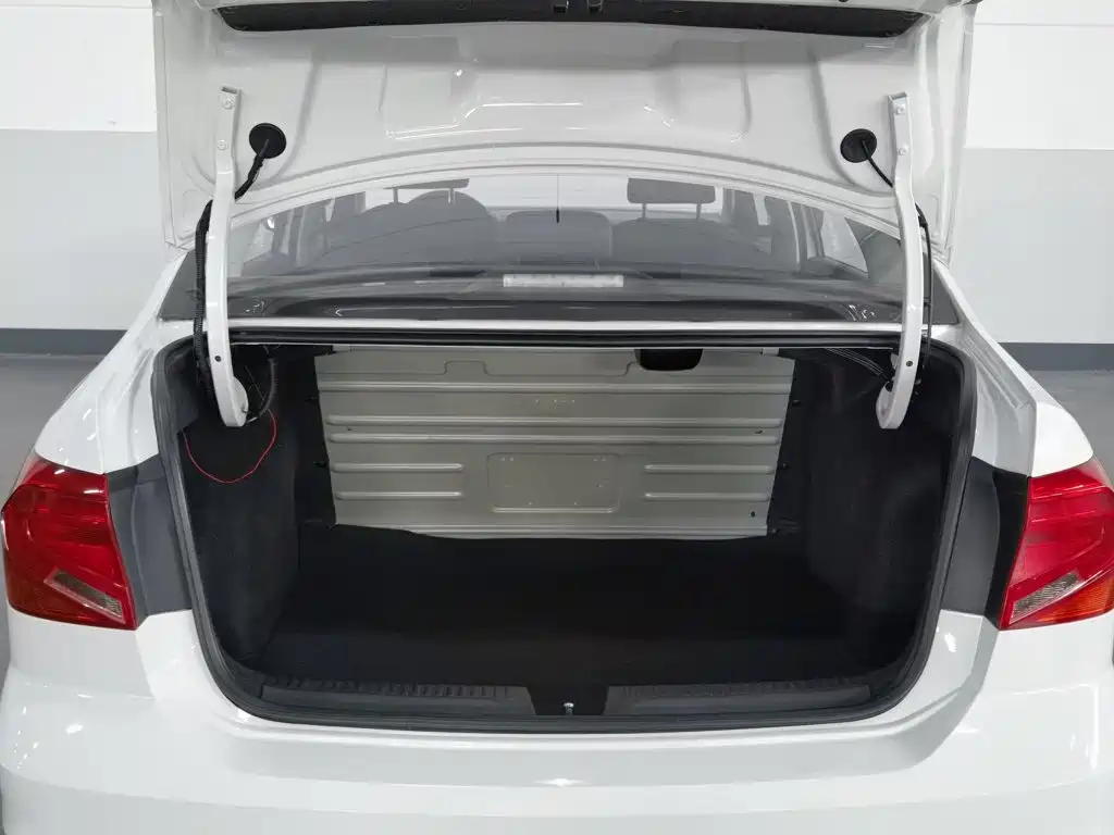 Volkswagen Jetta — миниатюра 16