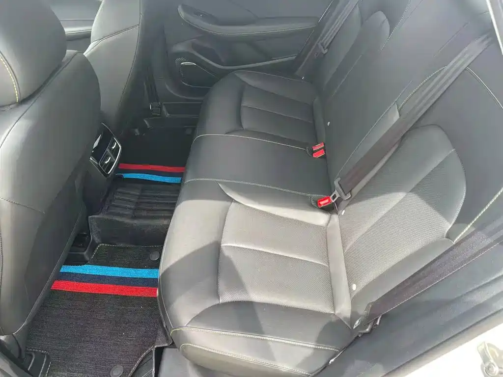Roewe i6 MAX New Energy — миниатюра 14