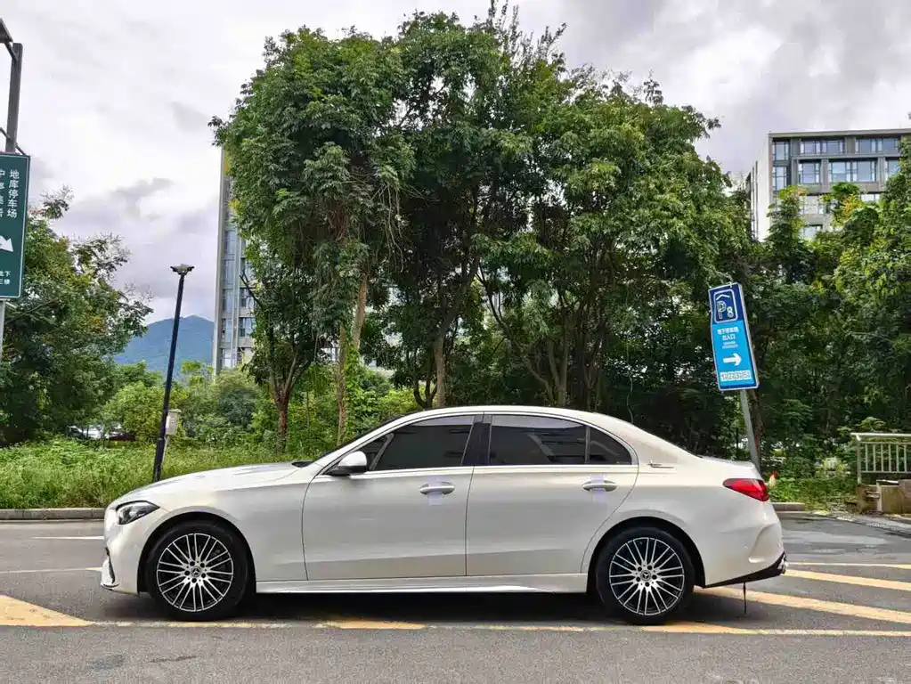 Mercedes-Benz C-Class — миниатюра 3