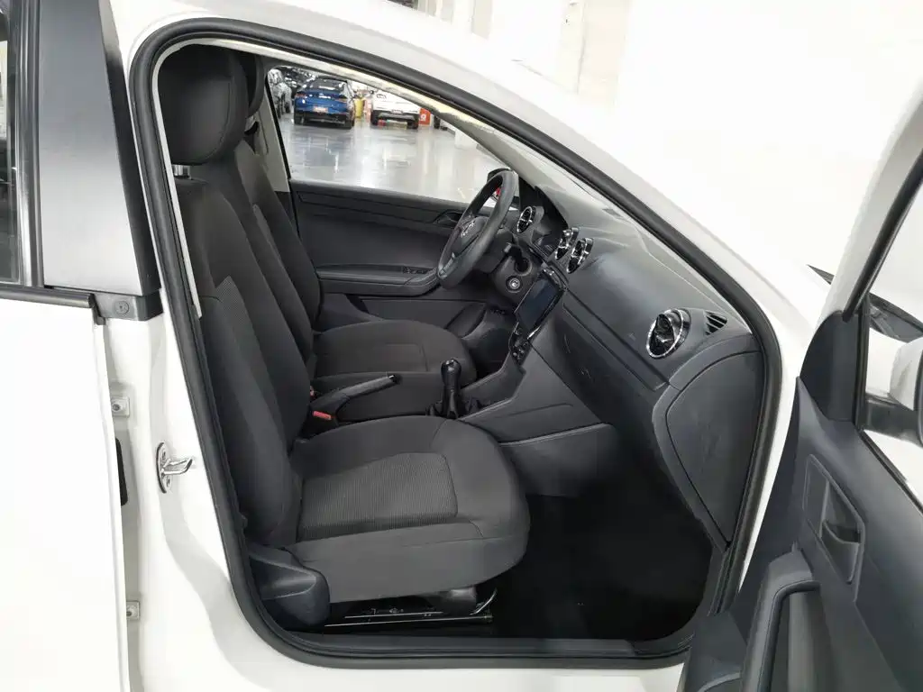 Volkswagen Jetta — миниатюра 23
