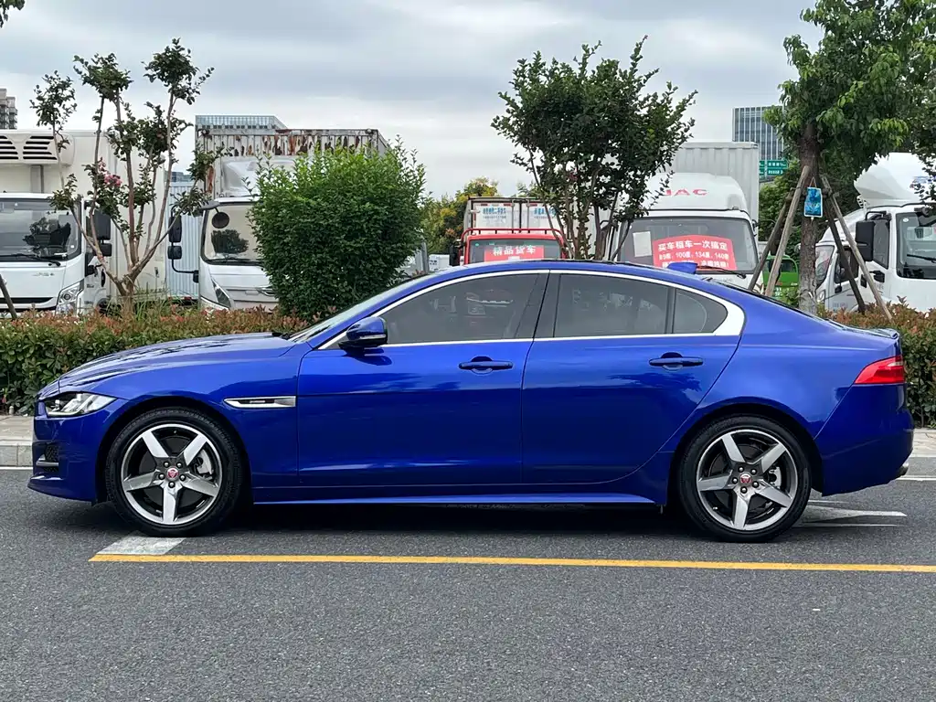 Jaguar XE — миниатюра 3