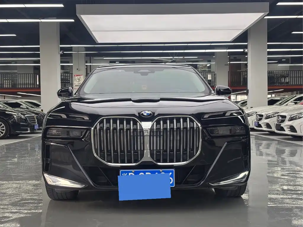 BMW 7 Series — миниатюра 2