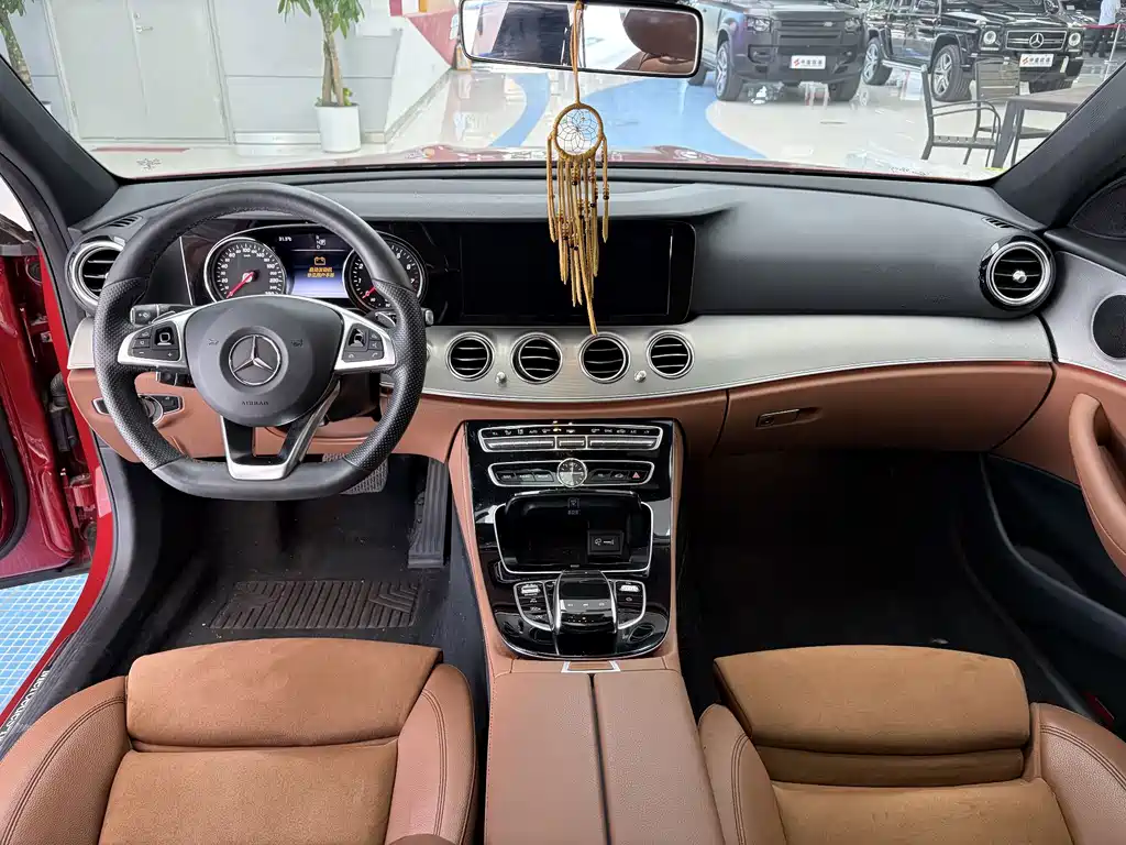 Mercedes-Benz E-Class — миниатюра 8