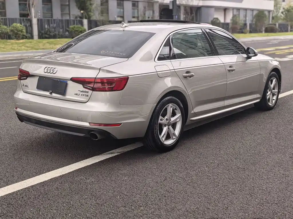 Audi A4L — миниатюра 7