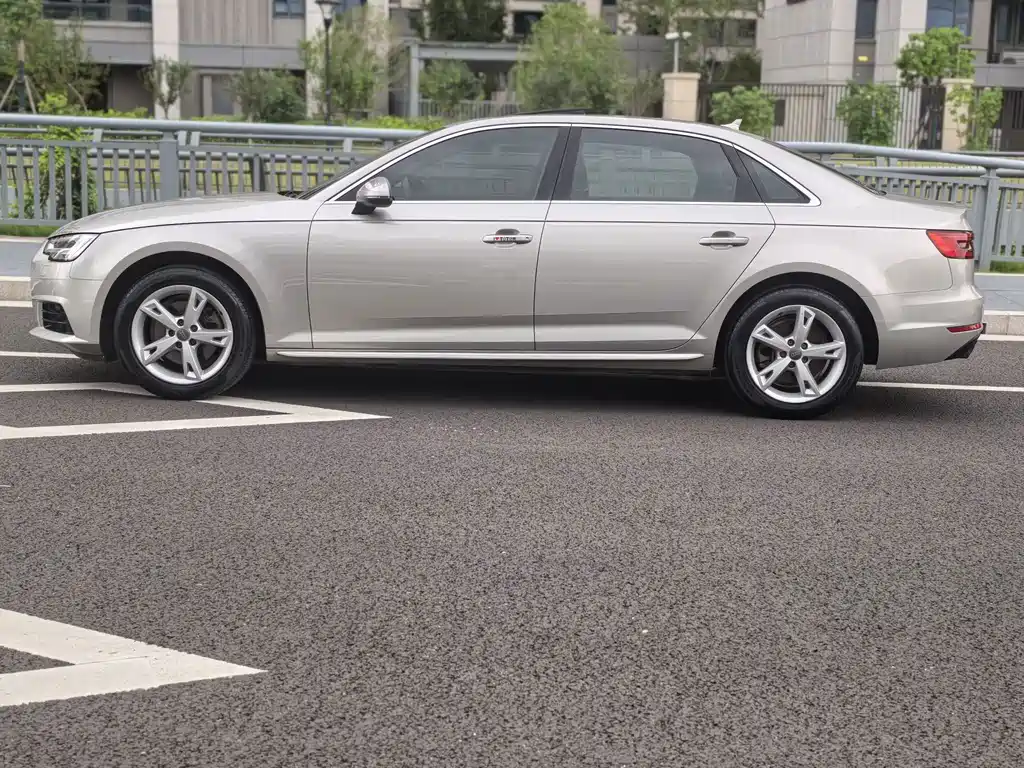 Audi A4L — миниатюра 4