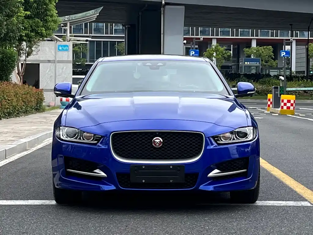 Jaguar XE — миниатюра 2