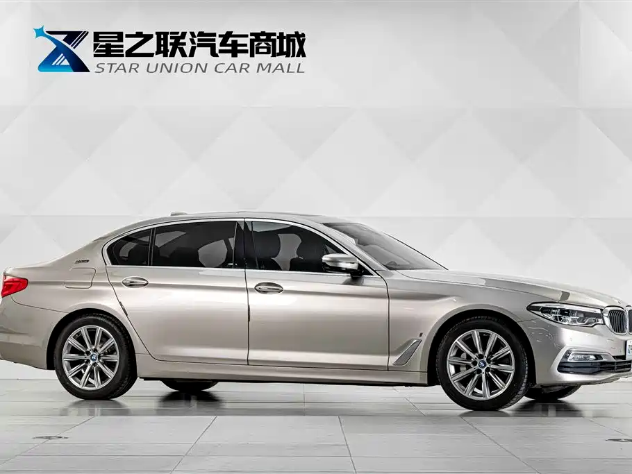 BMW 5 Series New Energy — миниатюра 5