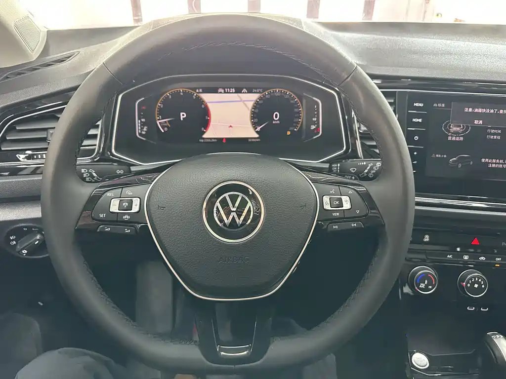 Volkswagen T-Roc — миниатюра 18
