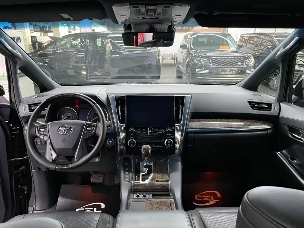 Toyota Alphard 2020 2.5L