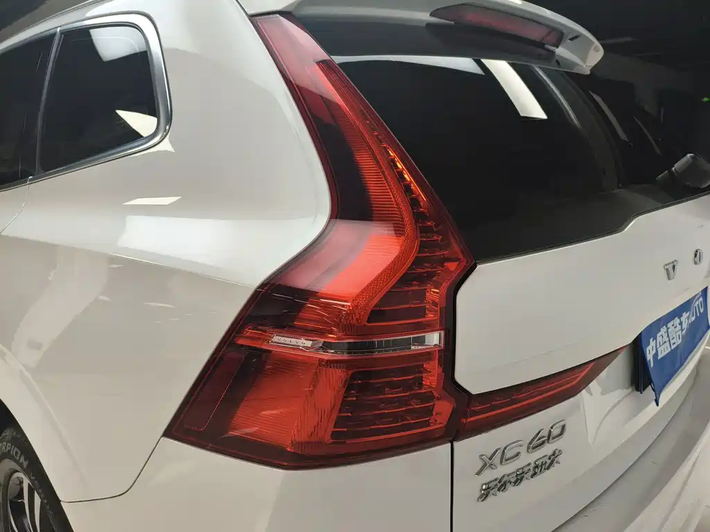 Volvo XC60 2019 T5 V