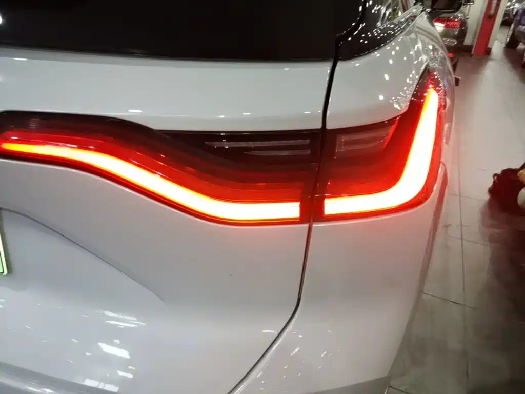 NIO ES8 — миниатюра 8