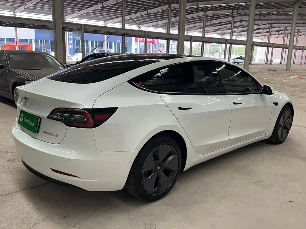 Tesla Model 3 — миниатюра 11
